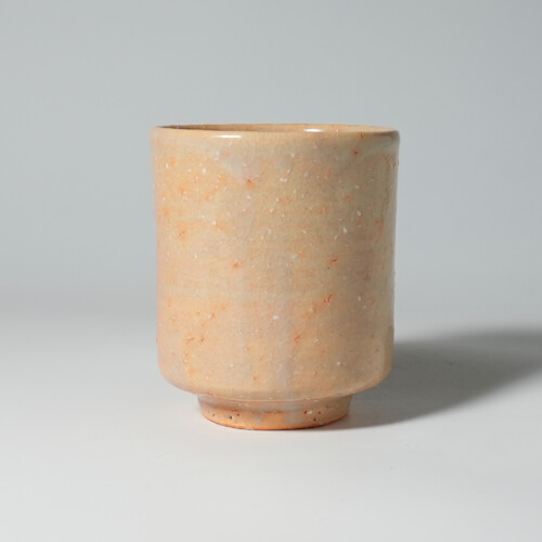 We deliver traditional pottery art of Japan to the world