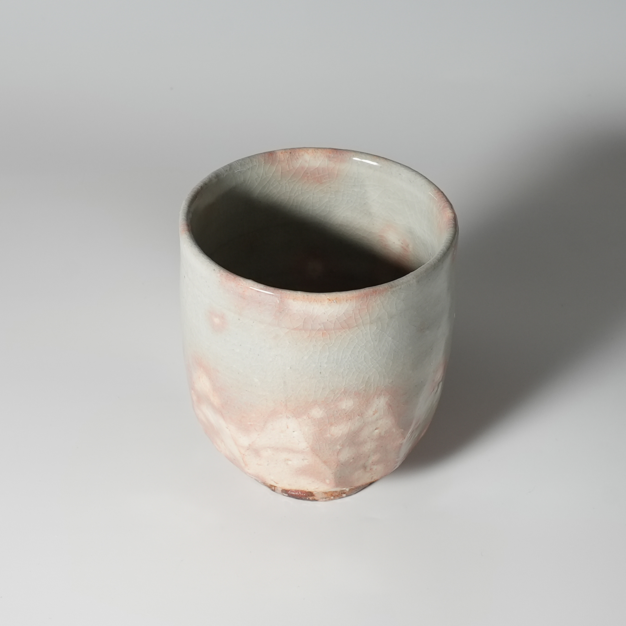 湯呑 木箱入 岡田裕 県指定無形文化財 萩焼 | 萩焼屋Hagiyakiya