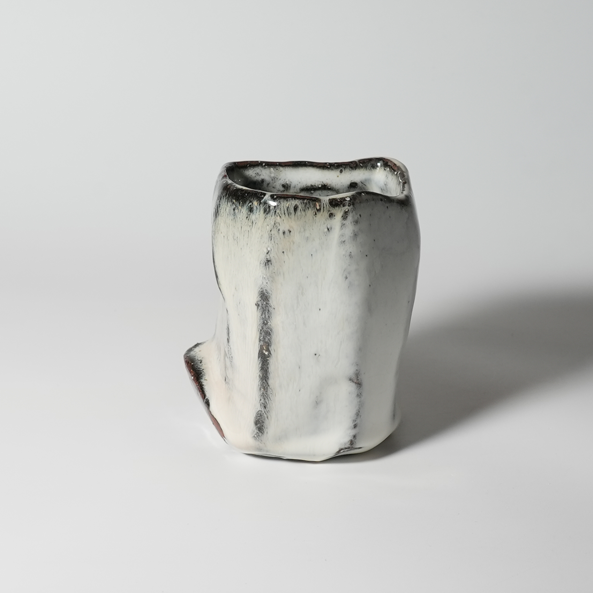 【日本の陶器】ぐい呑　盃　10客　布志名　信楽　朝日焼　三助　赤膚　二本松萬古等 日本の陶器】ぐい呑 盃 10客 布志名 信楽 朝日焼 三助 赤膚